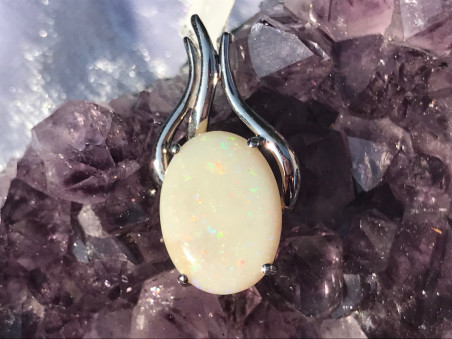 Boutique ésotérique pierres des elfes - Pendentif en Opale Noble
