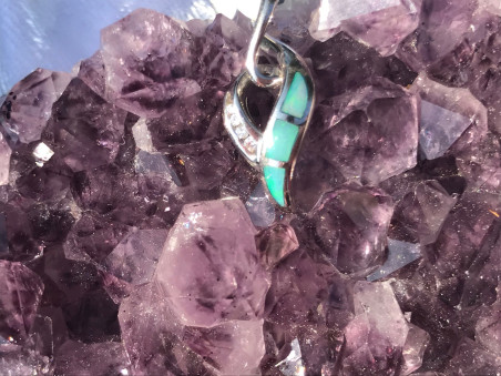 Boutique ésotérique pierres des elfes - Pendentif en Opale Noble