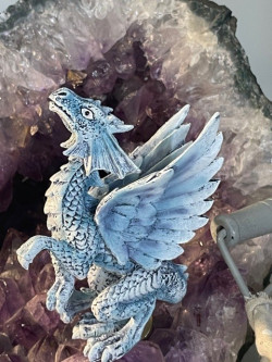 Boutique ésotérique pierres des elfes - Dragon des Neiges