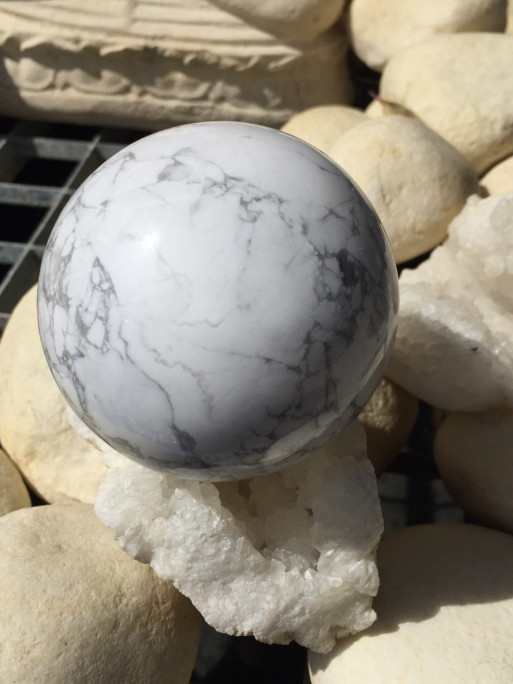 SPHERE HOWLITE